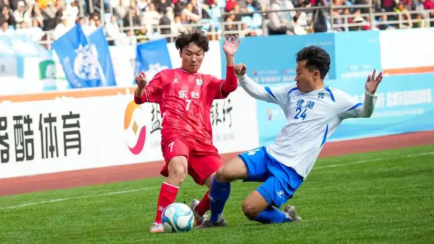 欧冠对决：阿森纳 VS 里昂